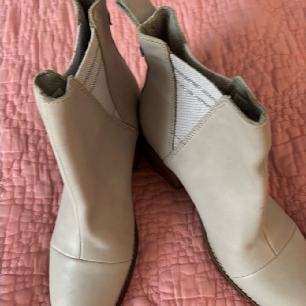 New Women's Tom’s light gray Ankle Boots